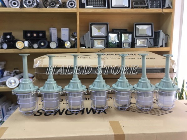Đèn LED chống cháy nổ HLDAEP VOP1-100 được sản xuất trên dây chuyền hiện đại