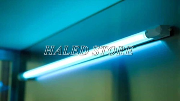 Đèn UV phòng sạch lắp đặt gắn tường