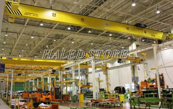 Đèn cao áp 100w chiếu sáng nhà máy sản xuất