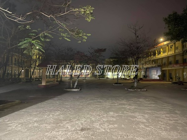 Đèn cao áp ánh sáng vàng chiếu sáng bệnh viện