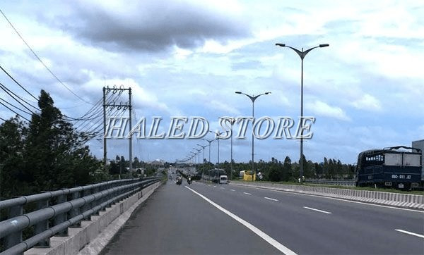 Ứng dụng của trụ đèn cao áp rời cần đôi