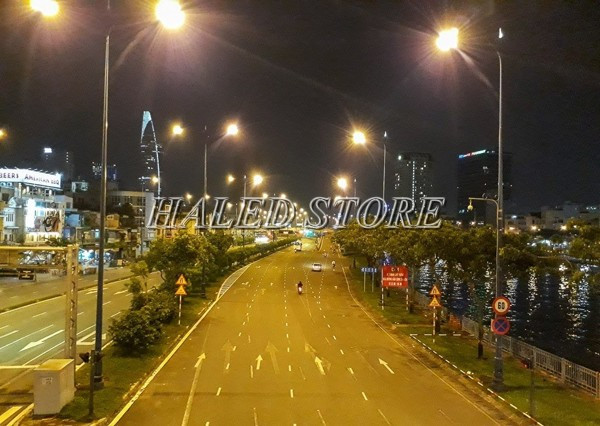 Đèn cao áp sodium 1500w chiếu sáng đường quốc lộ