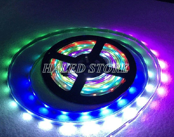 Màu sắc ánh sáng tự động chạy đuổi nối nhau