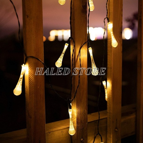 Có thể gắn đèn ở hàng rào gỗ