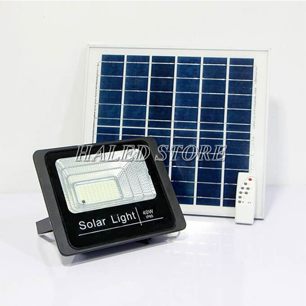 Mẫu đèn pha LED năng lượng mặt trời 40w thương hiệu HALEDCO
