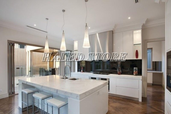 Đèn chiếu sáng nhà bếp trong nhà