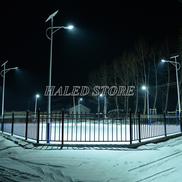 Đèn đường năng lượng mặt trời HLDAMTS2-60 chiếu sáng ngoài trời