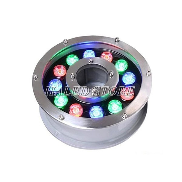 Bề mặt đèn là tấm cường lực độ bền cao, giúp truyền sáng tốt