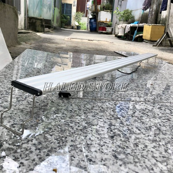 Lắp đặt gác thành bể đơn giản, dễ dàng