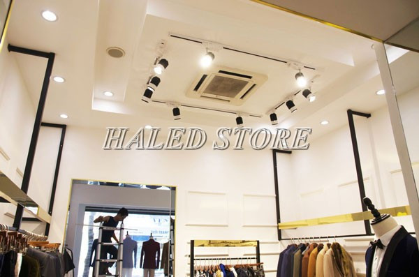 Đèn LED ray trượt chiếu sáng sân thể thao