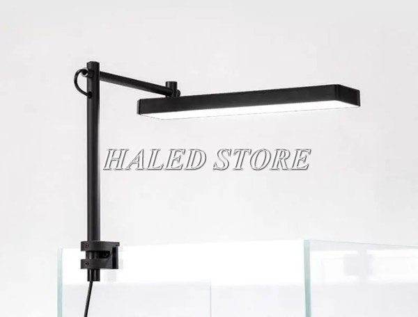 Dễ dàng điều khiển khớp xoay và kích thước đèn