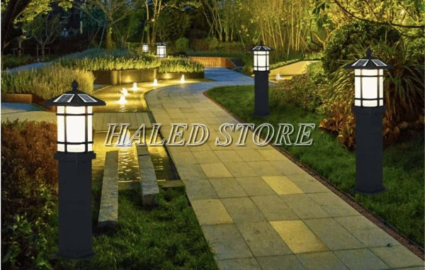 Sử dụng đèn sân vườn trang trí xung quanh hòn non bộ
