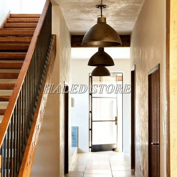 Đèn thả trần chiếu sáng hành lang kiểu cổ điển