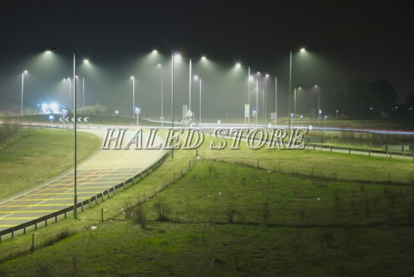 Công suất 100w được sử dụng chiếu sáng đường cao tốc, quốc lộ