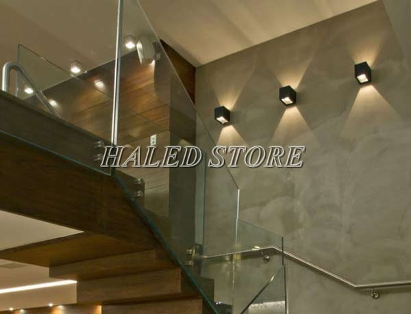 Đèn cầu thang tạo điểm nhấn nổi bật hơn