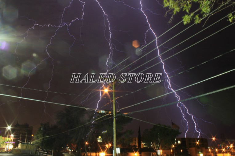 Thời tiết xấu ảnh hưởng trực tiếp đến khả năng chiếu sáng của đèn
