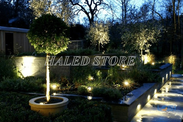 Ứng dụng đèn pha LED năng lượng mặt trời HLPR PSOSE100L-100