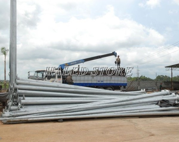 Cột đèn sân bóng đá cần rời