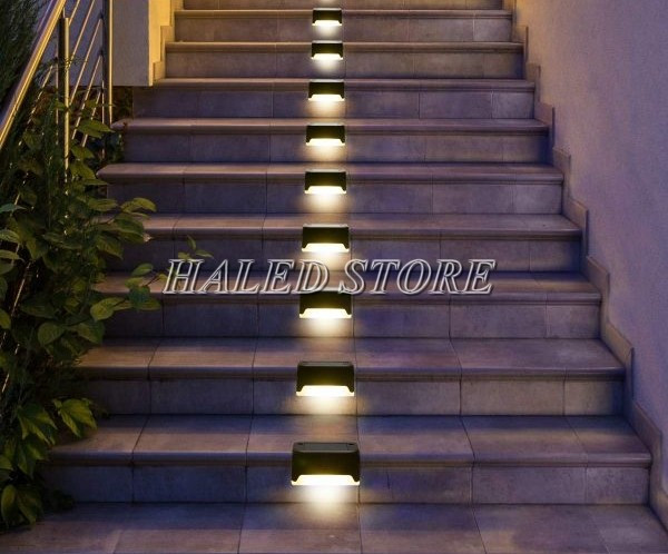 Đèn cầu thang cảm biến ánh sáng