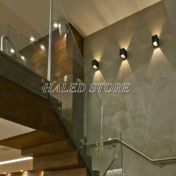 Kiểu đèn mẫu gắn tường cầu thang