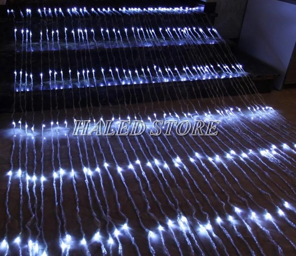 Đèn LED rèm thác nước chớp