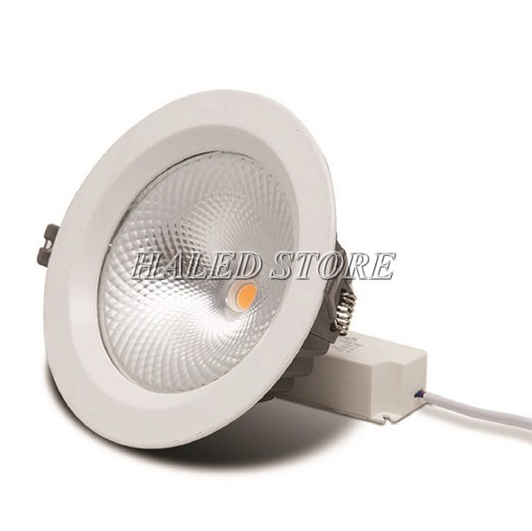 Đèn mắt trâu thiết kế khác so với các mẫu đèn bình thường