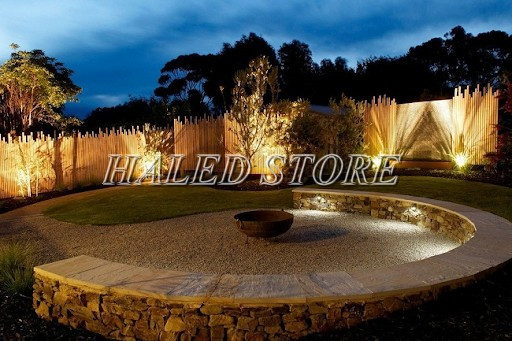 Đèn pha chiếu hắt cây cối