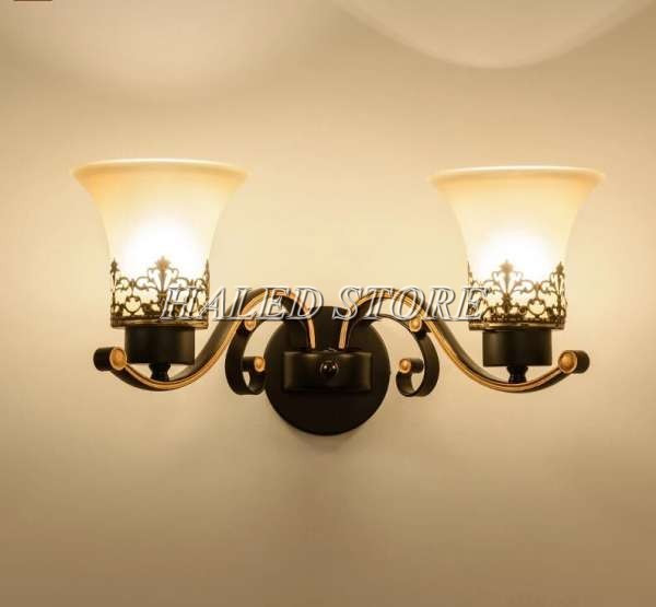 Đèn tân cổ điển treo tường