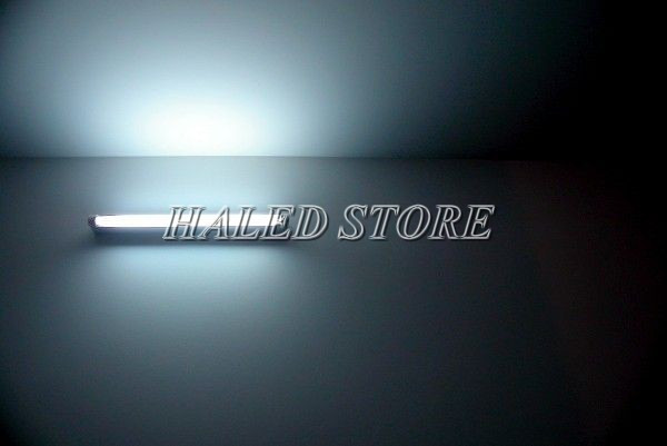 Đèn tuýp sáng yếu