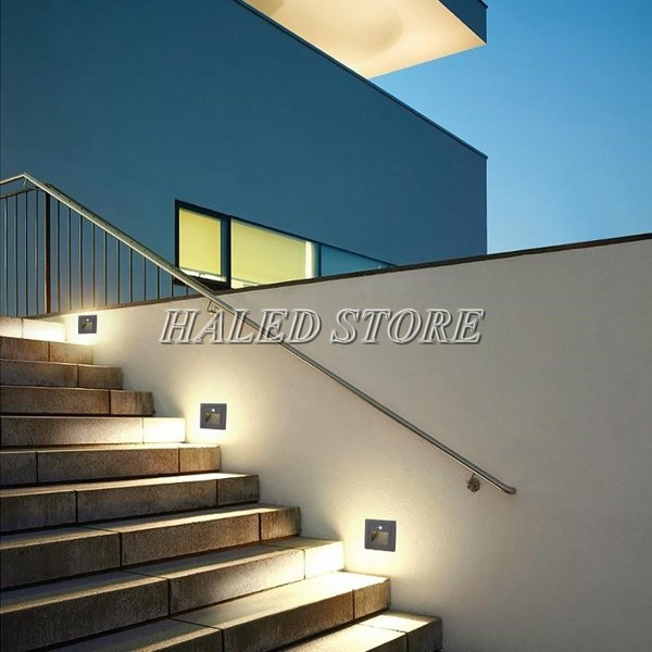 Kiểu dáng đèn gắn tường cầu thang