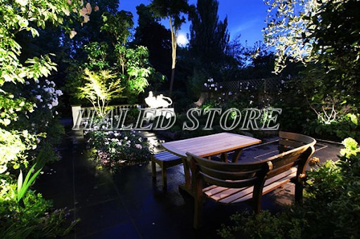 Sử dụng đèn LED chiếu cây mang hiệu quả tốt cho sân vườn