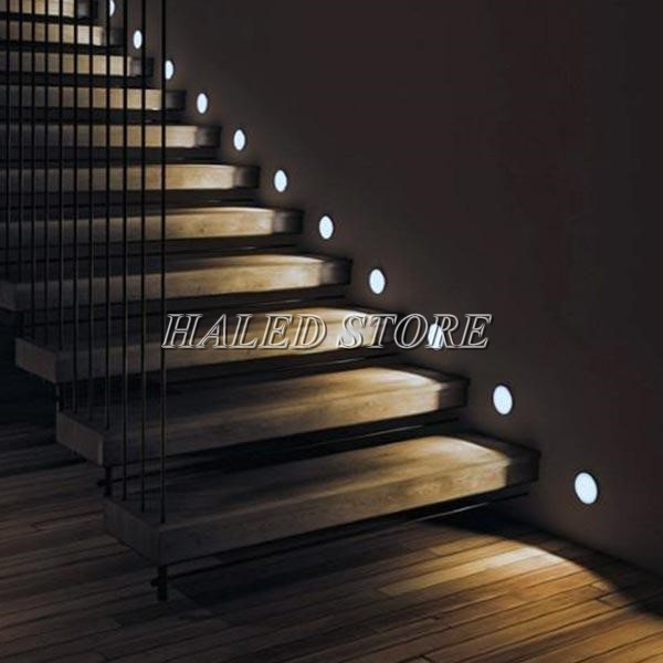 Ứng dụng đèn cảm ứng cầu thang hắt tường