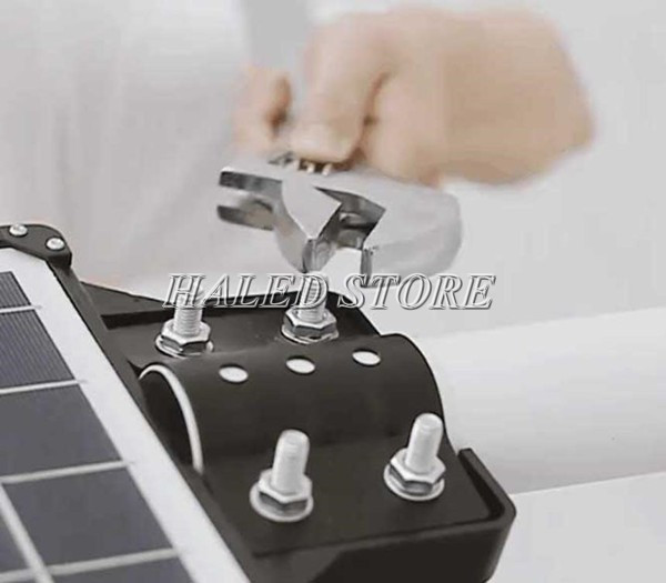 Cố định ốc vít cho đèn đường năng lượng mặt trời