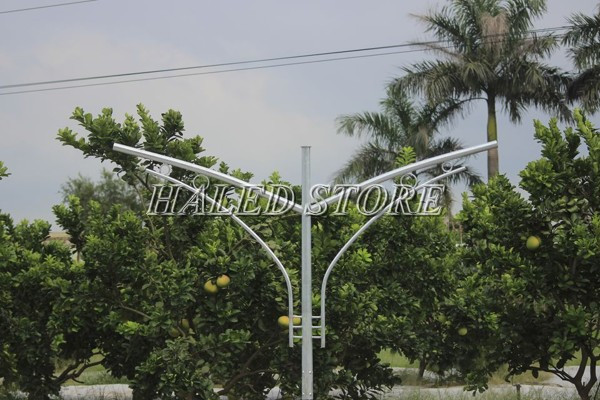 Cần đèn đôi chiếu sáng đường phố nhỏ