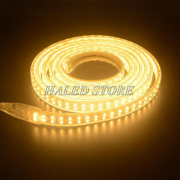 Đèn LED dây màu vàng trang trí cột điện 