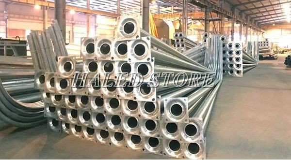 Cột đèn tròn côn liền cần ứng dụng trong trang trí đường phố 