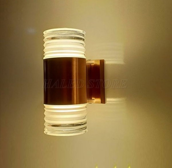 Đèn chày trang trí hiên nhà