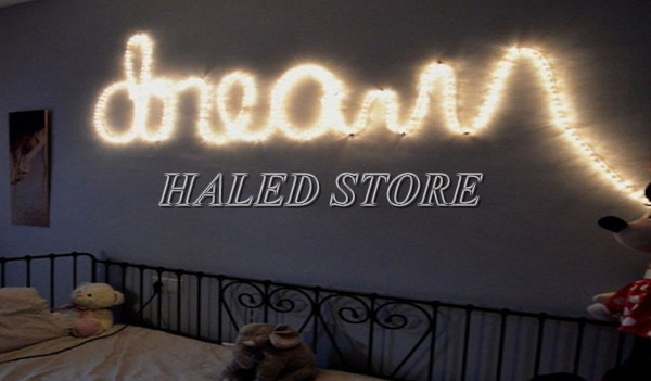 Trang trí phòng ngủ bằng đèn LED hình chữ