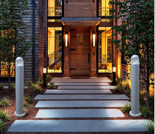 Đèn trang trí cột nhà