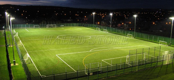 Cột đèn chiếu sáng sân bóng 