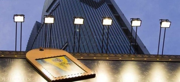 Đèn chiếu hắt biển quảng cáo