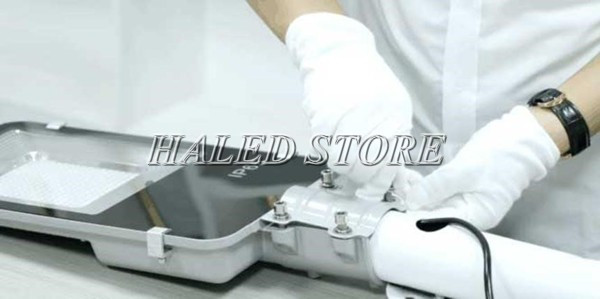 Lắp đặt cột đèn đường led năng lượng mặt trời