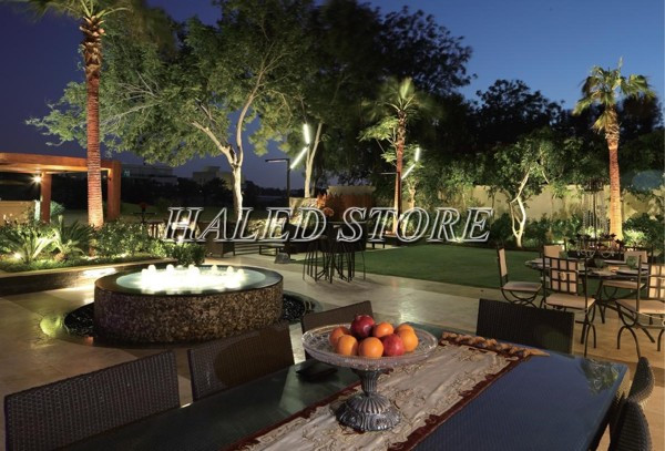 Thiết kế ánh sáng cảnh quan sân vườn hướng ánh sáng từ dưới lên