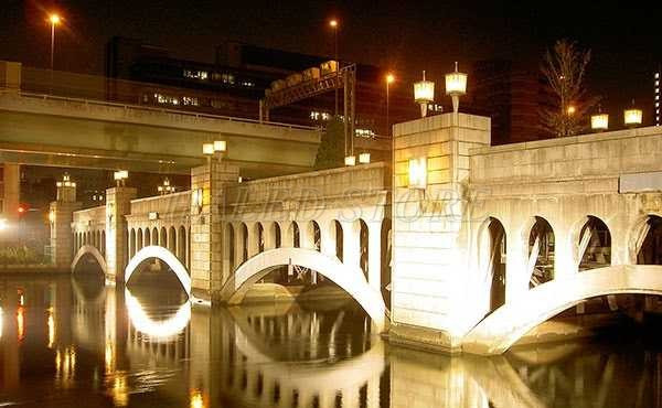 Ứng dụng của đèn pha LED trên cầu đường thành phố