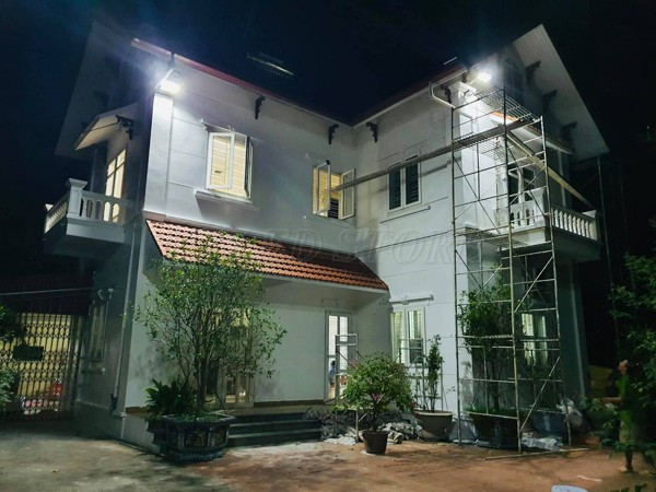 Ứng dụng đèn pha năng lượng mặt trời 300w