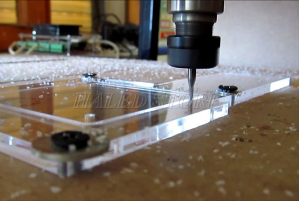 Cắt nhựa dễ dàng bằng các công cụ thông thường 