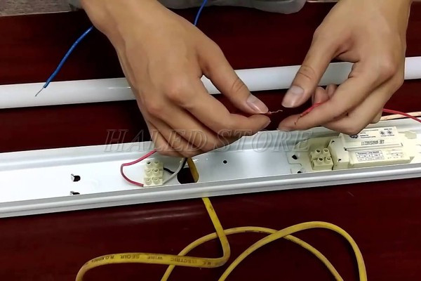 Kiểm tra mạch điện của đèn 