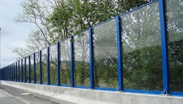 Tấm mica được sử dụng ngoài trời 