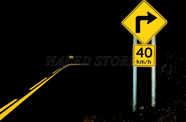 Sơn phát quang trên các biển báo giao thông 