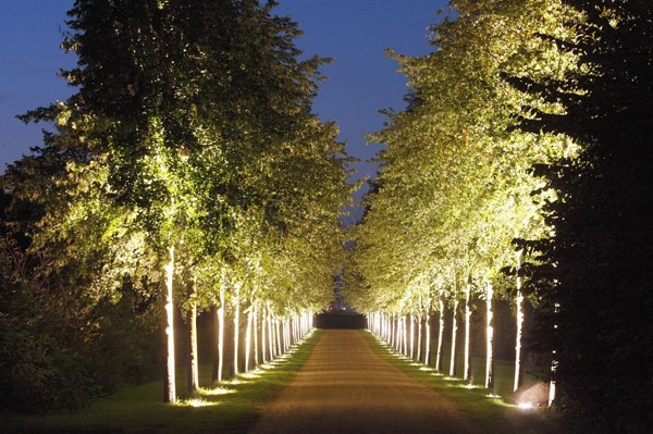 Đèn ứng dụng chiếu sáng chân thực, tạo điểm nhấn bắt mắt